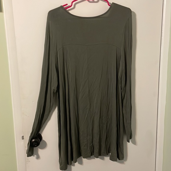 Green Shirt/Dress - Picture 4 of 4